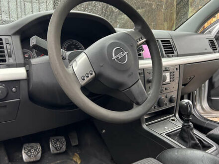 Опель Вектра 2003 у Луцьку на Automoto.ua Сірий Опель Вектра, об'ємом двигуна 2.2 л та пробігом 329 тис. км за 2900 $, фото 1 на Automoto.ua