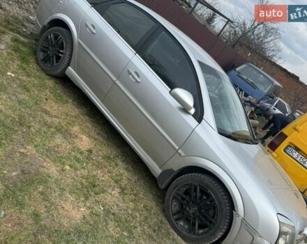 Сірий Опель Вектра, об'ємом двигуна 2.2 л та пробігом 240 тис. км за 2500 $, фото 1 на Automoto.ua