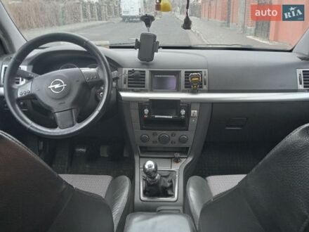 Серый Опель Вектра, объемом двигателя 2.2 л и пробегом 415 тыс. км за 3600 $, фото 1 на Automoto.ua