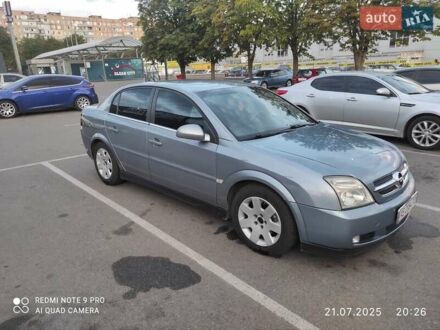 Серый Опель Вектра, объемом двигателя 2.2 л и пробегом 280 тыс. км за 4500 $, фото 1 на Automoto.ua