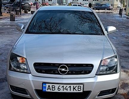 Серый Опель Вектра, объемом двигателя 1.8 л и пробегом 300 тыс. км за 5200 $, фото 1 на Automoto.ua