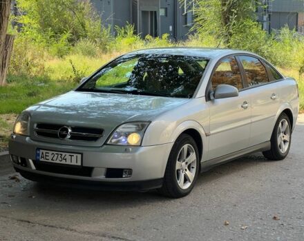 Сірий Опель Вектра, об'ємом двигуна 2.2 л та пробігом 215 тис. км за 3999 $, фото 1 на Automoto.ua