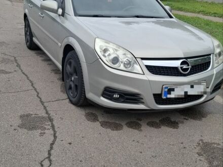 Серый Опель Вектра, объемом двигателя 2.2 л и пробегом 200 тыс. км за 5500 $, фото 1 на Automoto.ua