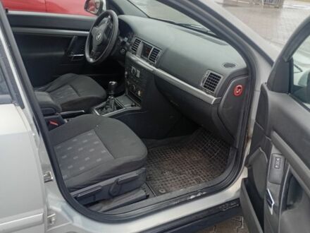 Сірий Опель Вектра, об'ємом двигуна 0 л та пробігом 300 тис. км за 2400 $, фото 1 на Automoto.ua