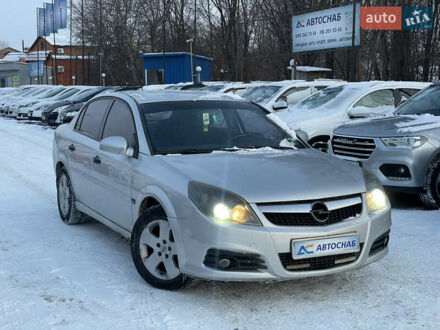 Сірий Опель Вектра, об'ємом двигуна 2.2 л та пробігом 250 тис. км за 4500 $, фото 1 на Automoto.ua