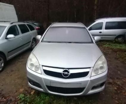 Серый Опель Вектра, объемом двигателя 0 л и пробегом 300 тыс. км за 1800 $, фото 1 на Automoto.ua