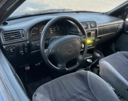 Синій Опель Вектра, об'ємом двигуна 2 л та пробігом 400 тис. км за 556 $, фото 5 на Automoto.ua