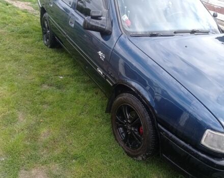 Синий Опель Вектра, объемом двигателя 1.6 л и пробегом 380 тыс. км за 1200 $, фото 1 на Automoto.ua