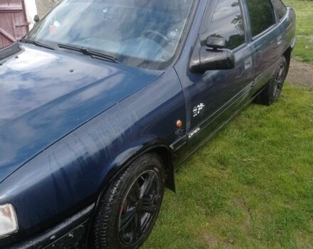 Синий Опель Вектра, объемом двигателя 1.6 л и пробегом 380 тыс. км за 1200 $, фото 2 на Automoto.ua