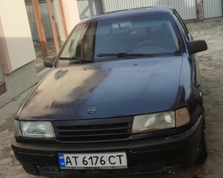 Синий Опель Вектра, объемом двигателя 1.6 л и пробегом 100 тыс. км за 599 $, фото 5 на Automoto.ua