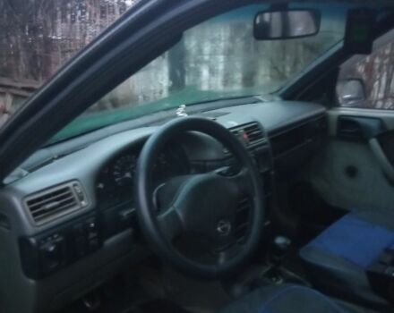 Синий Опель Вектра, объемом двигателя 2 л и пробегом 300 тыс. км за 1800 $, фото 2 на Automoto.ua