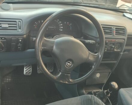 Синий Опель Вектра, объемом двигателя 1.6 л и пробегом 100 тыс. км за 599 $, фото 2 на Automoto.ua