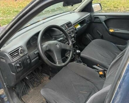 Синий Опель Вектра, объемом двигателя 1.5 л и пробегом 300 тыс. км за 1200 $, фото 6 на Automoto.ua