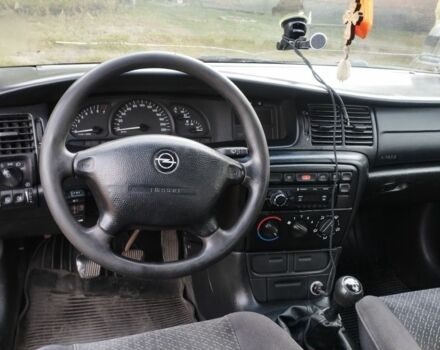 Опель Вектра 1996 в Чугуеве на Automoto.ua Синий Опель Вектра, объемом двигателя 1.8 л и пробегом 337 тыс. км за 1551 $, фото 2 на Automoto.ua