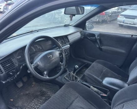 Синій Опель Вектра, об'ємом двигуна 2 л та пробігом 222 тис. км за 700 $, фото 1 на Automoto.ua