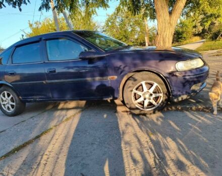 Синий Опель Вектра, объемом двигателя 2 л и пробегом 300 тыс. км за 2000 $, фото 1 на Automoto.ua