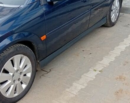 Синий Опель Вектра, объемом двигателя 2.2 л и пробегом 350 тыс. км за 3800 $, фото 1 на Automoto.ua