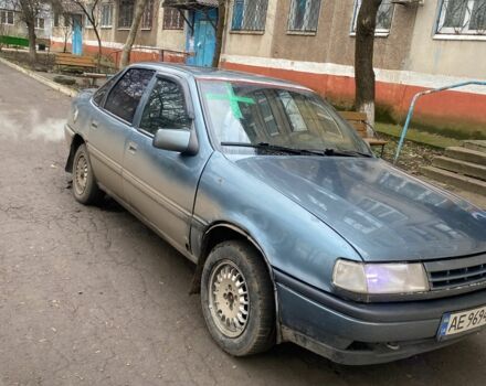 Синій Опель Вектра, об'ємом двигуна 2 л та пробігом 350 тис. км за 1306 $, фото 4 на Automoto.ua