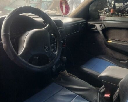 Синий Опель Вектра, объемом двигателя 7 л и пробегом 2 тыс. км за 899 $, фото 2 на Automoto.ua