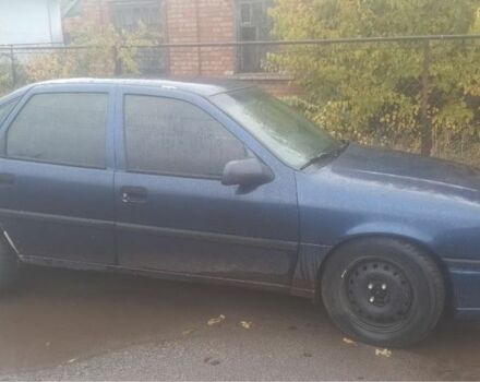 Синий Опель Вектра, объемом двигателя 2 л и пробегом 100 тыс. км за 950 $, фото 2 на Automoto.ua