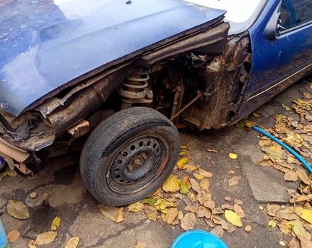 Синий Опель Вектра, объемом двигателя 1.6 л и пробегом 90 тыс. км за 350 $, фото 11 на Automoto.ua