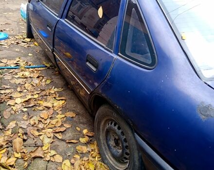 Синий Опель Вектра, объемом двигателя 1.6 л и пробегом 90 тыс. км за 350 $, фото 6 на Automoto.ua