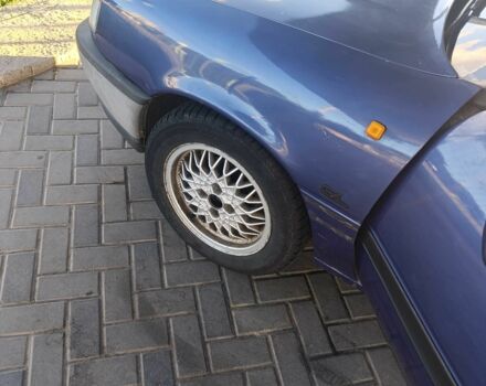 Синий Опель Вектра, объемом двигателя 1.6 л и пробегом 140 тыс. км за 1356 $, фото 5 на Automoto.ua