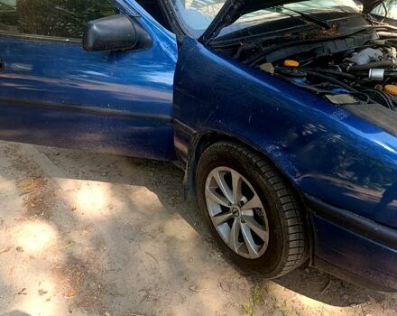 Синий Опель Вектра, объемом двигателя 2 л и пробегом 248 тыс. км за 1500 $, фото 1 на Automoto.ua