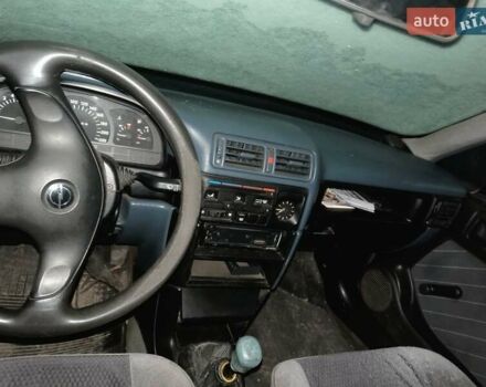 Синій Опель Вектра, об'ємом двигуна 2 л та пробігом 300 тис. км за 400 $, фото 2 на Automoto.ua