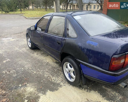 Синий Опель Вектра, объемом двигателя 1.6 л и пробегом 400 тыс. км за 1000 $, фото 4 на Automoto.ua