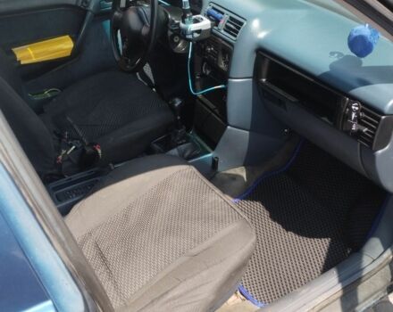 Синій Опель Вектра, об'ємом двигуна 2 л та пробігом 250 тис. км за 1050 $, фото 5 на Automoto.ua