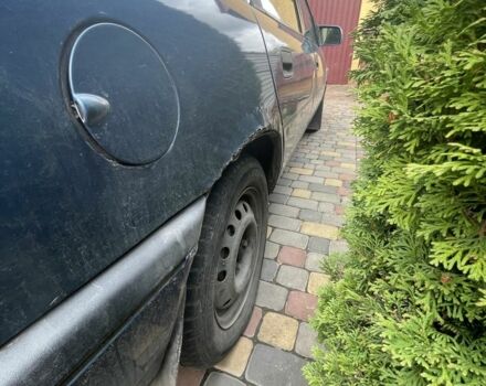 Синій Опель Вектра, об'ємом двигуна 1.8 л та пробігом 425 тис. км за 1000 $, фото 4 на Automoto.ua