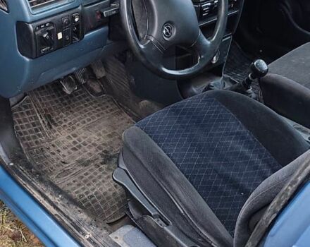 Синий Опель Вектра, объемом двигателя 2 л и пробегом 20 тыс. км за 1100 $, фото 4 на Automoto.ua