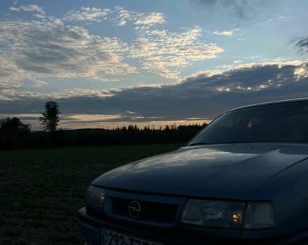 Синий Опель Вектра, объемом двигателя 2 л и пробегом 200 тыс. км за 1000 $, фото 2 на Automoto.ua