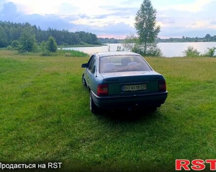 Синий Опель Вектра, объемом двигателя 1.6 л и пробегом 354 тыс. км за 1200 $, фото 3 на Automoto.ua