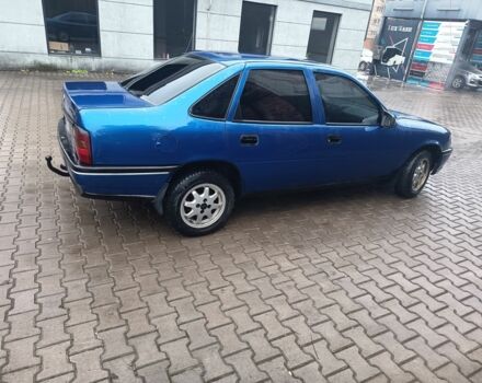 Синий Опель Вектра, объемом двигателя 2 л и пробегом 35 тыс. км за 1600 $, фото 2 на Automoto.ua