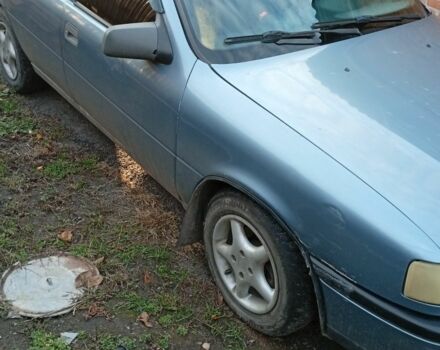 Опель Вектра 1989 в Кременчуге на Automoto.ua Синий Опель Вектра, объемом двигателя 2 л и пробегом 210 тыс. км за 1549 $, фото 4 на Automoto.ua