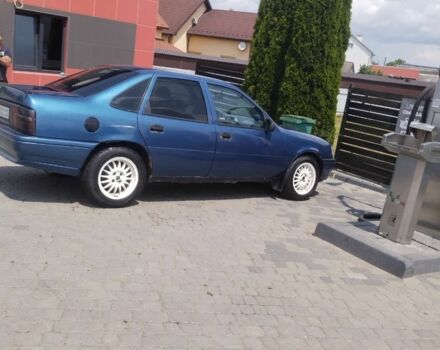 Синій Опель Вектра, об'ємом двигуна 2 л та пробігом 250 тис. км за 1050 $, фото 1 на Automoto.ua