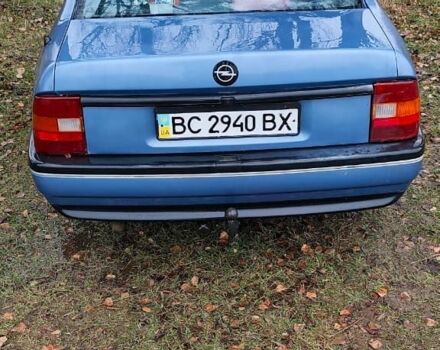 Синий Опель Вектра, объемом двигателя 2 л и пробегом 20 тыс. км за 1100 $, фото 1 на Automoto.ua