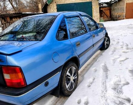 Синій Опель Вектра, об'ємом двигуна 1.6 л та пробігом 150 тис. км за 1040 $, фото 5 на Automoto.ua