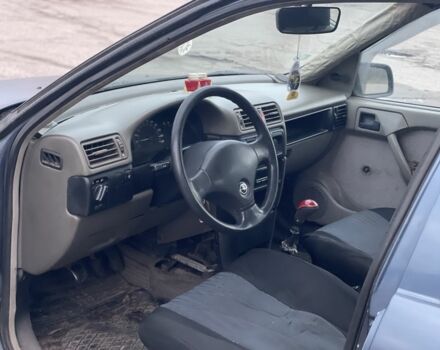 Синій Опель Вектра, об'ємом двигуна 1.6 л та пробігом 744 тис. км за 699 $, фото 5 на Automoto.ua