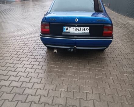 Синий Опель Вектра, объемом двигателя 2 л и пробегом 35 тыс. км за 1600 $, фото 4 на Automoto.ua