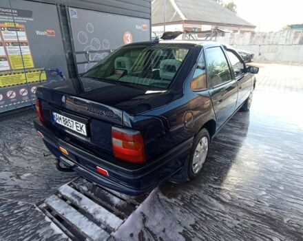 Синій Опель Вектра, об'ємом двигуна 1.8 л та пробігом 260 тис. км за 1000 $, фото 2 на Automoto.ua