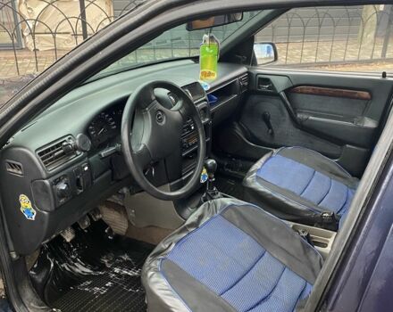 Синий Опель Вектра, объемом двигателя 1.6 л и пробегом 220 тыс. км за 900 $, фото 5 на Automoto.ua