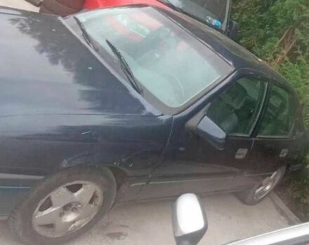 Синий Опель Вектра, объемом двигателя 1.8 л и пробегом 300 тыс. км за 1010 $, фото 5 на Automoto.ua