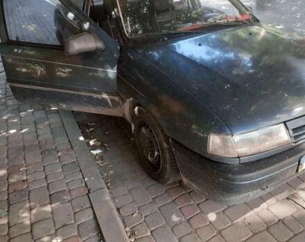 Синий Опель Вектра, объемом двигателя 1.8 л и пробегом 300 тыс. км за 1010 $, фото 1 на Automoto.ua