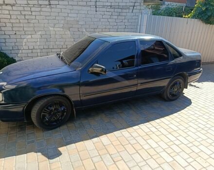 Синий Опель Вектра, объемом двигателя 1.6 л и пробегом 300 тыс. км за 1900 $, фото 1 на Automoto.ua