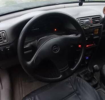 Синий Опель Вектра, объемом двигателя 1.77 л и пробегом 470 тыс. км за 2000 $, фото 2 на Automoto.ua