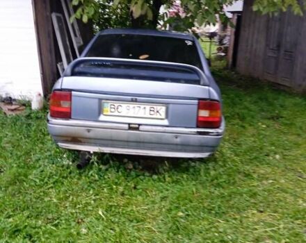 Синій Опель Вектра, об'ємом двигуна 1.6 л та пробігом 250 тис. км за 400 $, фото 8 на Automoto.ua