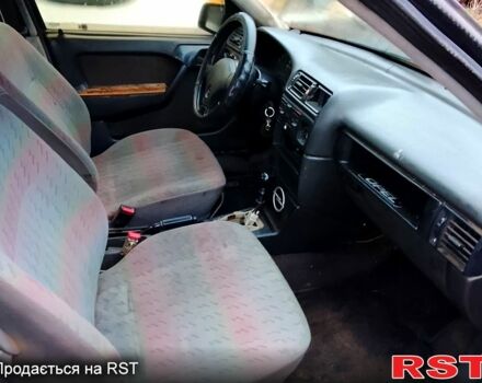 Синій Опель Вектра, об'ємом двигуна 1.7 л та пробігом 300 тис. км за 350 $, фото 5 на Automoto.ua